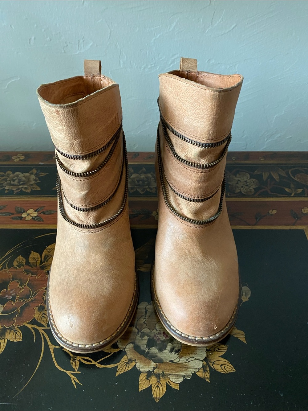 Sundance Women's Leather Ankle Boots in Tan (38)